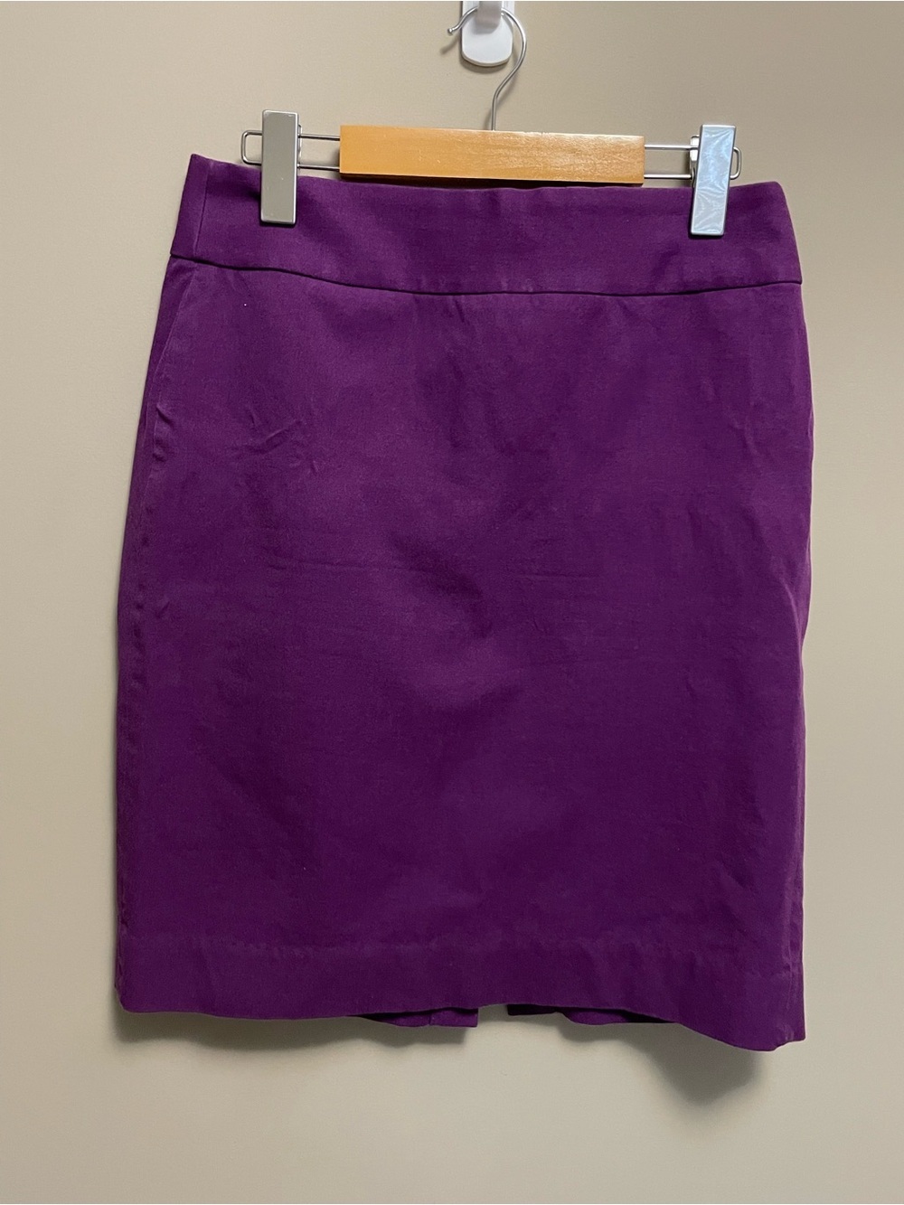 Banana Republic Deep Purple Pencil Skirt Women’s Size 6